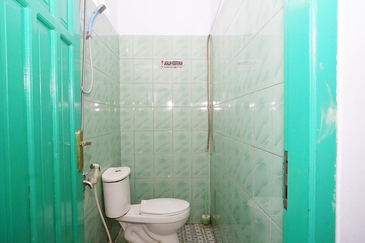 Super Oyo 754 Nur Aziziah Guest House Syariah Balikpapan (Borneo) Exterior foto