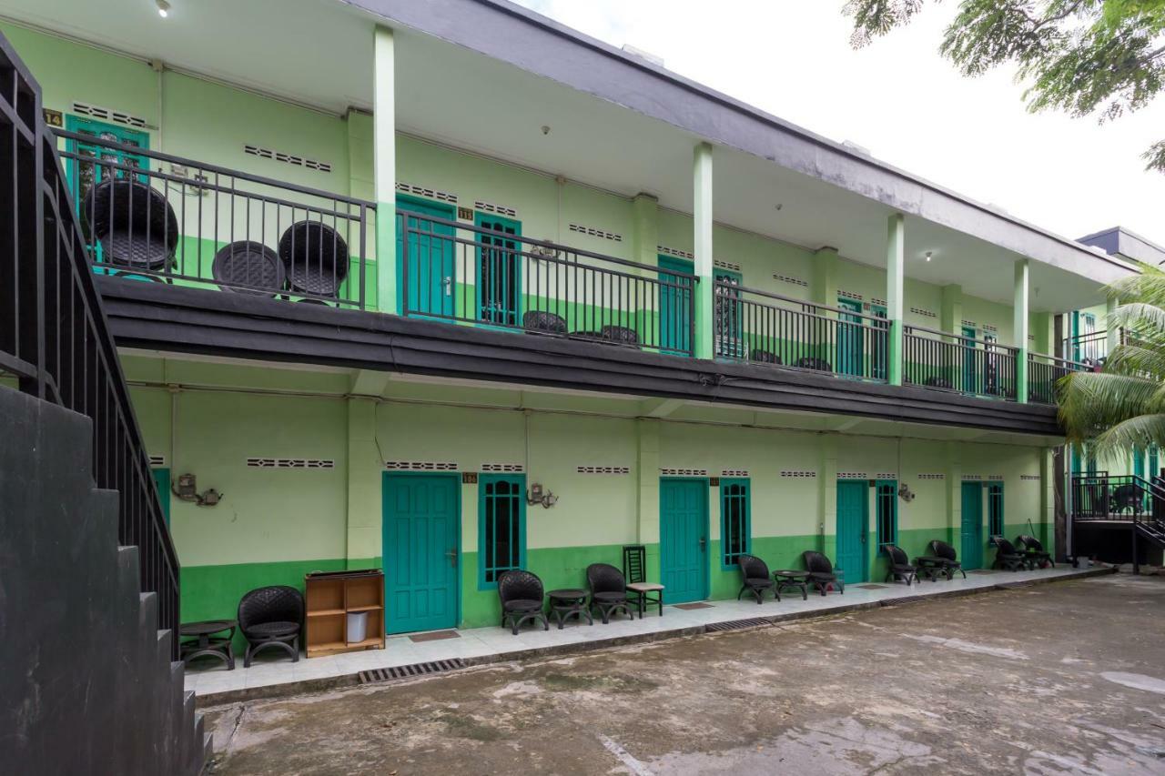 Super Oyo 754 Nur Aziziah Guest House Syariah Balikpapan (Borneo) Exterior foto