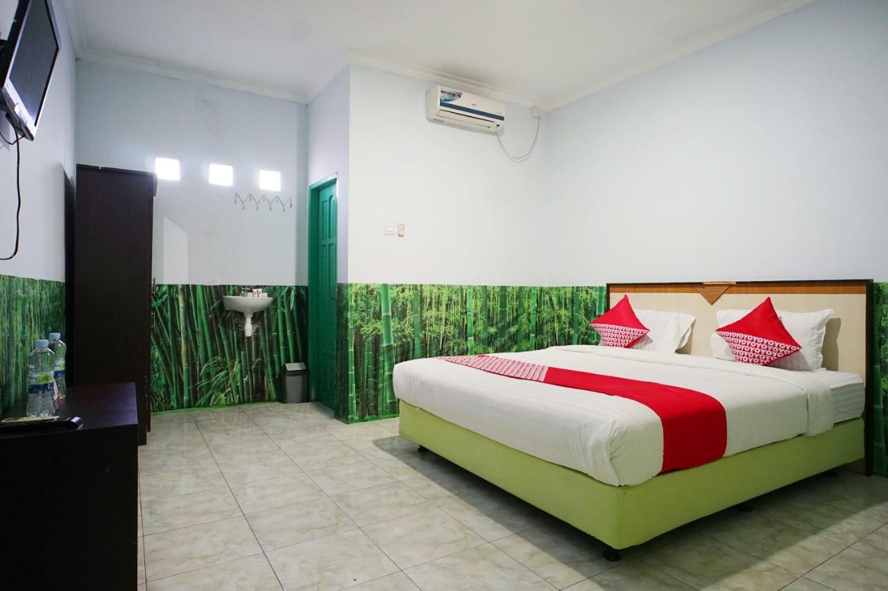 Super Oyo 754 Nur Aziziah Guest House Syariah Balikpapan (Borneo) Exterior foto